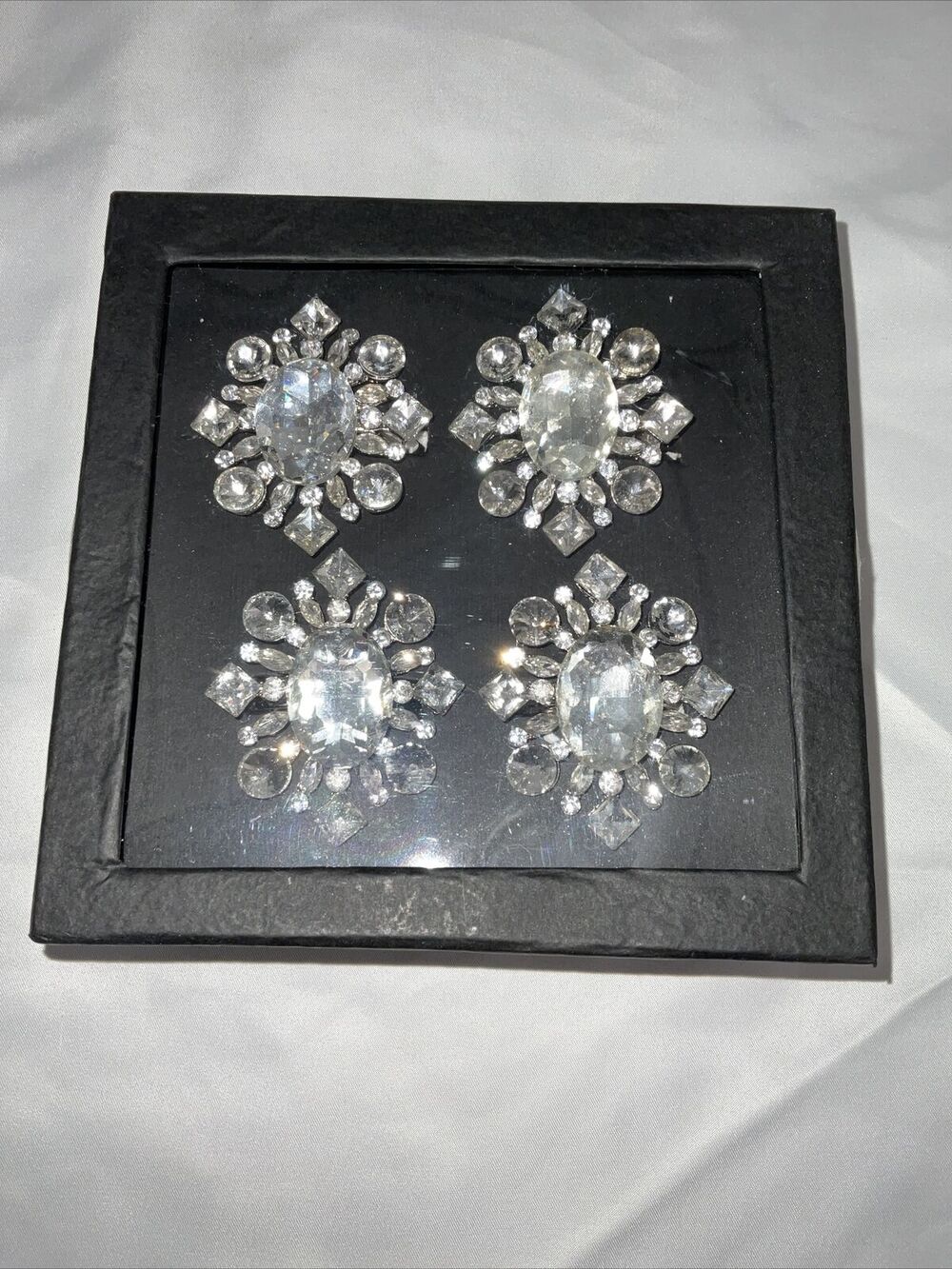 NEW TAHARI HOME RHINESTONE OVAL GEM CLUSTER CRYSTAL JEWELED NAPKIN RING SET